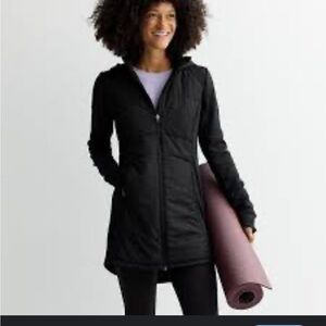 Tek Gear Women's Black LONGER Puffer Jacket!NEW with tags. 🏷️